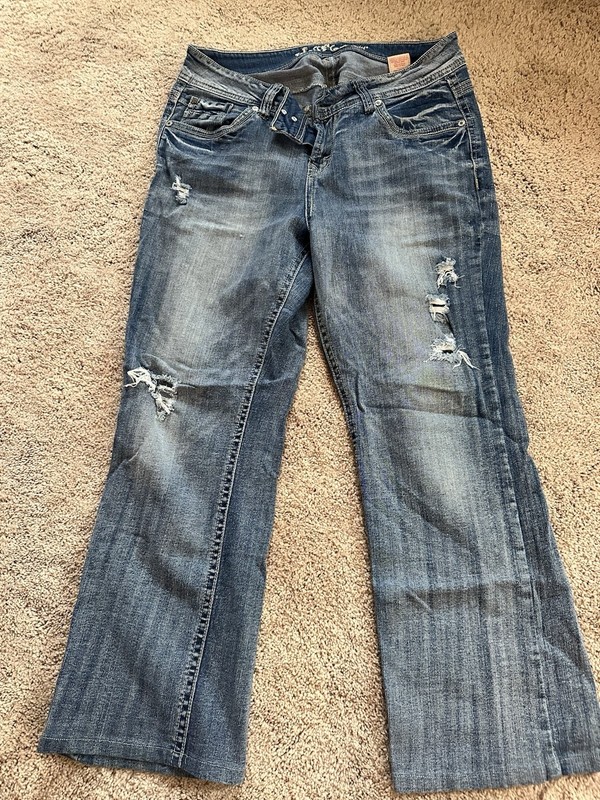 WallFlower Women’s Bootcut Jeans Mid Rise Medium Wash Stretch Distressed 14W