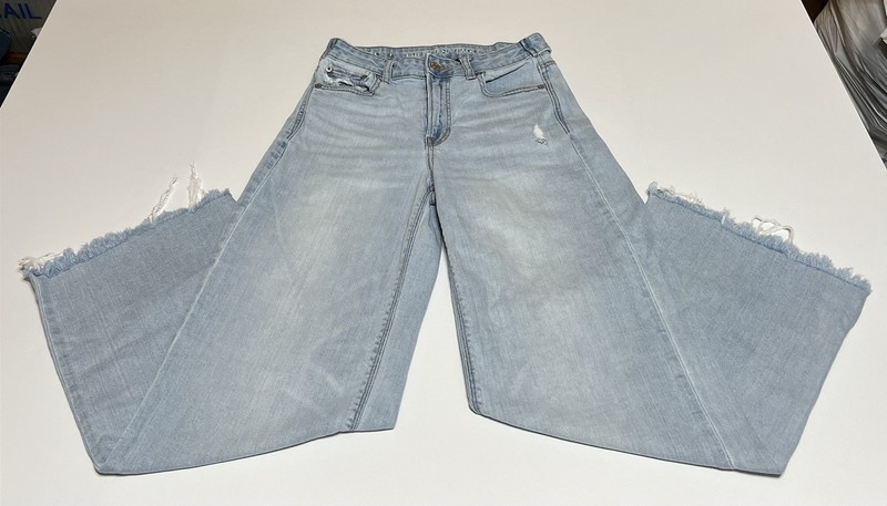 American Eagle Super High Rise Baggy Wide Leg Blue Jeans 0 Short (28×28)
