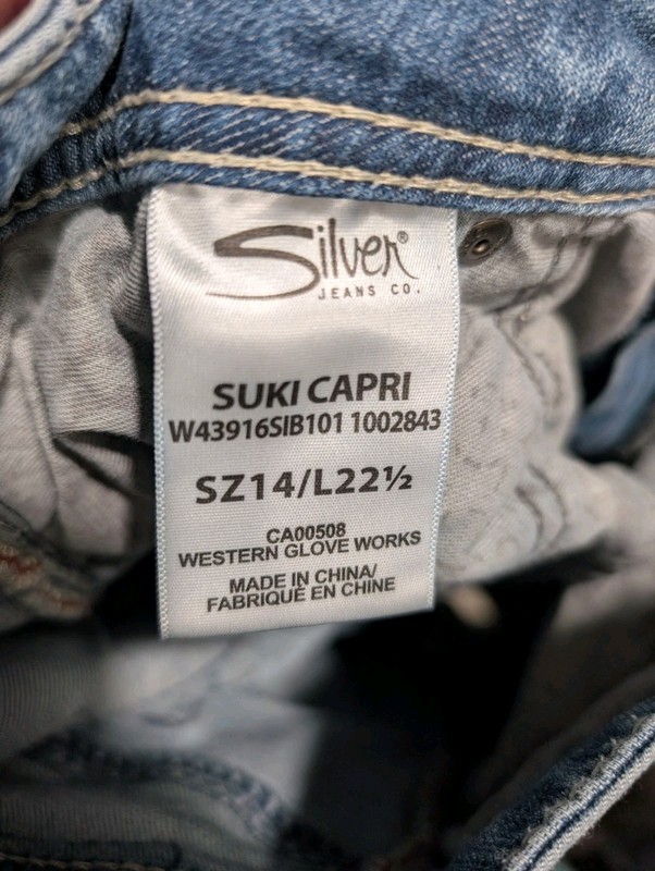 Silver Jeans Co. Womens Suki Capri Jeans Size 14 Light Wash Blue Denim 5-Pocket gallery