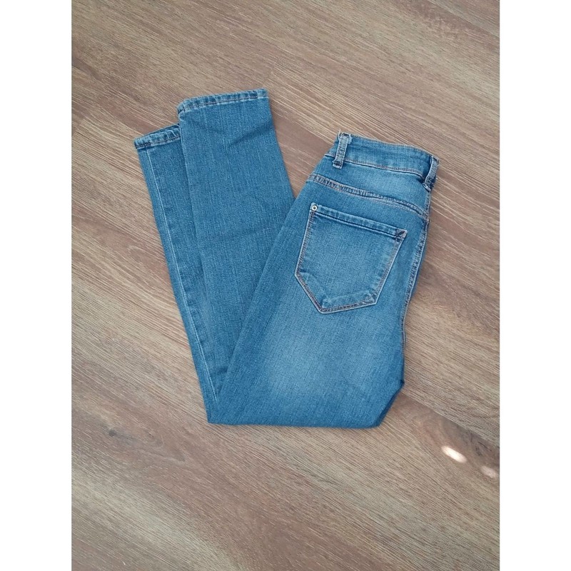 Kensie Jeans Women’s 2/26 Mid Rise Cropped Medium Wash