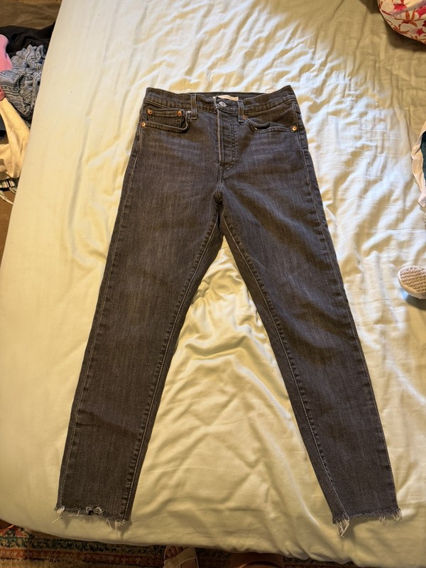 Women’s Levi’s Jeans Wedgie Skinny Button Fly Size 30 Faded Black