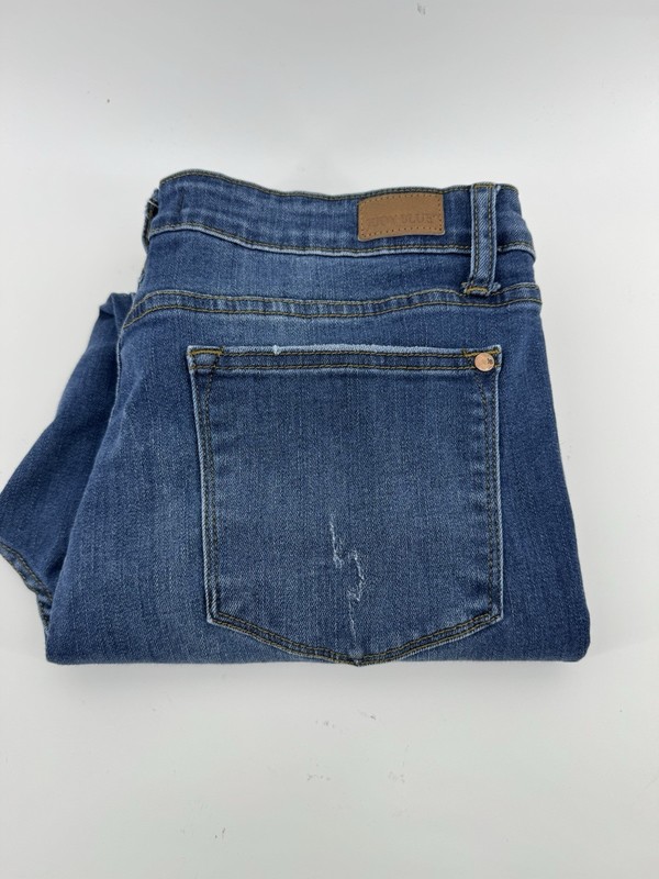 Judy Blue Angie Comfy Chic Mid Rise Relaxed Skinny Cropped Jeans Size 32