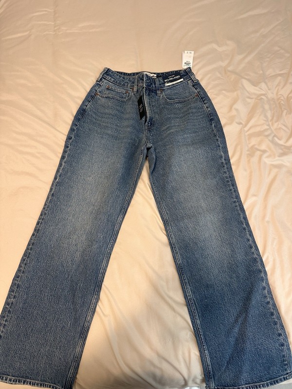 Abercrombie Curve Love High Rise Relaxed Blue Medium Wash Studded 5-Pocket 28