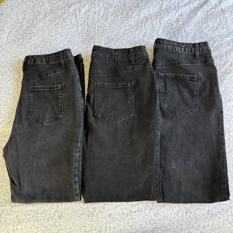 Lot 3 refuge Denim Colombia women’s Jeans Black high rise curvy Waist 30” strech