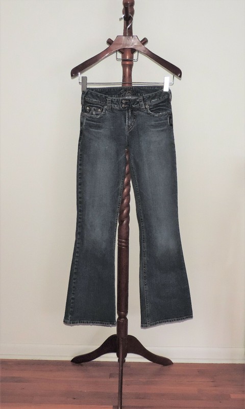 Silver Jeans Skylar Boot Cut Distressed Jeans Misses size 28 Blue Denim