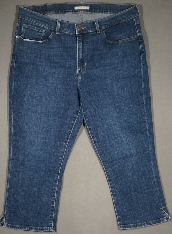 XB11426 VERY COOL **LEVI’S** CLASSIC CAPRI, CROPPED FIT WOMENS BLUE JEANS 36×22