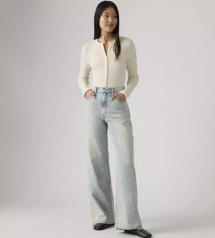 LEVI’S Cinch Baggy Lightweight Women’s Jeans, A Little Hazy – Light Wash