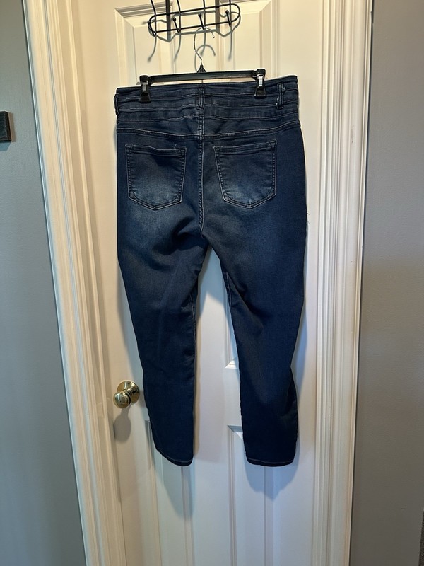 Angel Jeans Women Size 18 Dark Wash with Pockets Bootcut Denim gallery