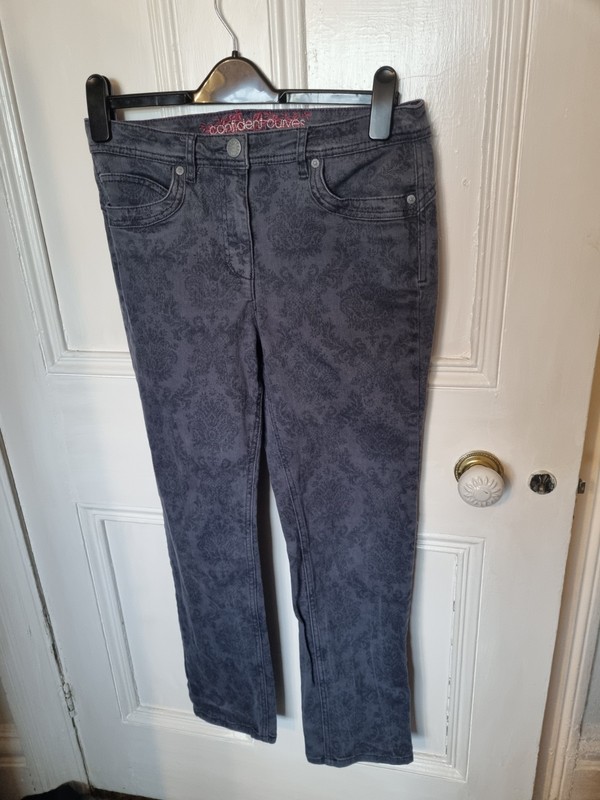 Savoir Confident Curves Grey Floral Jeans Size 12 R - L28