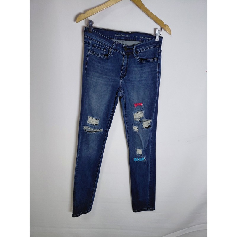 Calvin Klein Jeans Distressed Blue Denim S Mid (10-12 in) Size 6×32
