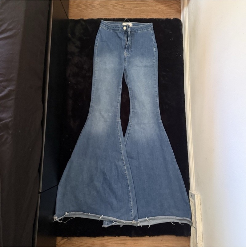 We The Free Denim Bell Bottom Jeans Size 25