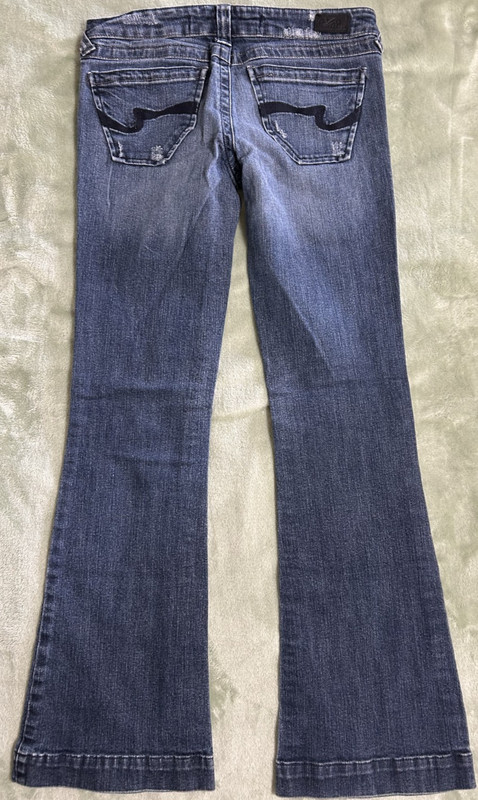 REFUGE Blue Distressed Stretch Jeans EMBROIDERED Back Pockets Women’s Size 5R