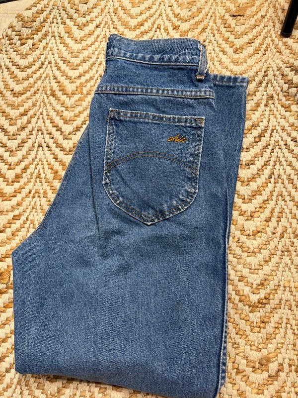 Chic Vintage RARE high Waisted Jeans Please See Photos For Measurements