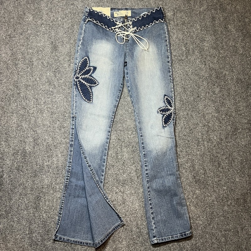 Vintage Y2K Crest Jeans Floral Embroiderey Slit Leg Vintage Jeans Womens 28×32