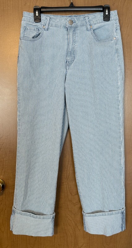 D. Jeans Women’s Size 10 Striped Jeans 4″ Cuff Mid Rise Crop 26″ Inseam