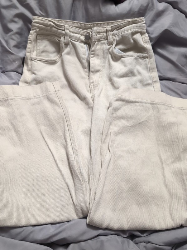 Dazy Cream Color Flare Jeans Size Small