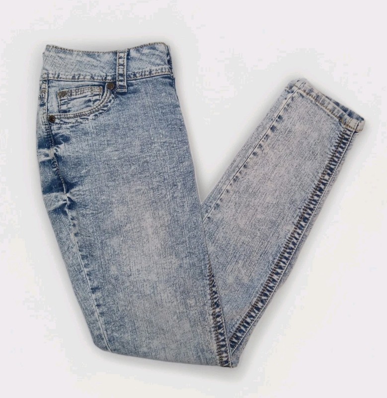 Y2K 90’s Style Acid Wash Skinny Jeans Sz 7 Med Wash Low Rise Stretch Embroidered