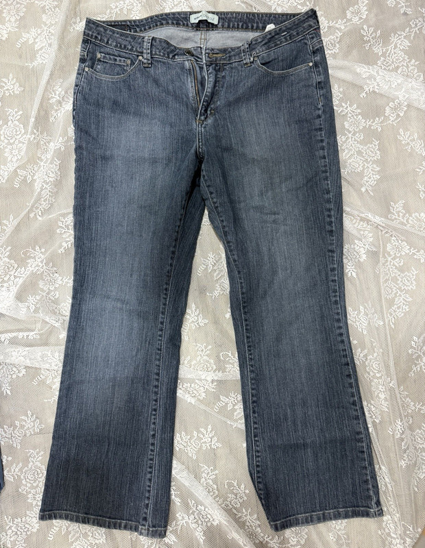 Riders Women’s Petite Bootcut Jeans Blue Medium Wash Stretch 5-Pocket